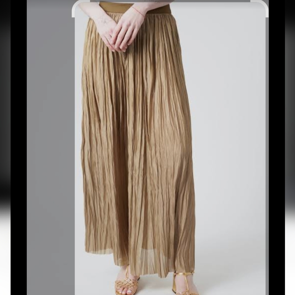 WORTHINGTON Size 4 Elegant Tan Maxi Skirt. Used Good Condition